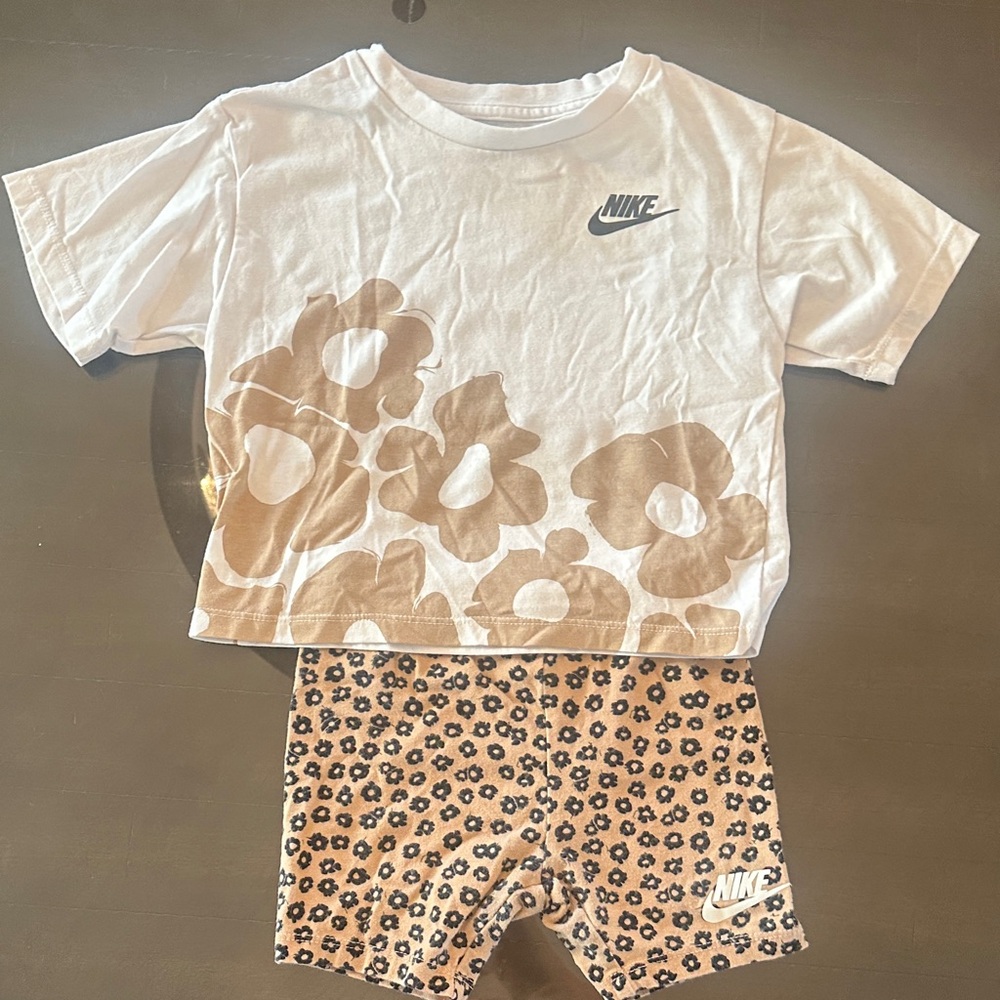 Nike Girls White and Tan Floral Active Set